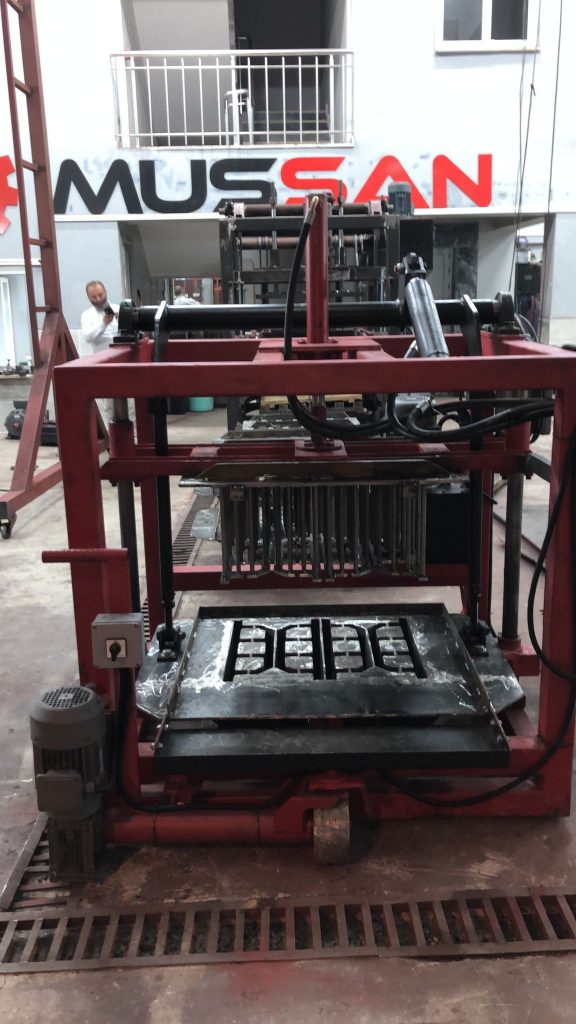 YBM4 Manual Mobile Block Making Machine-Conakry/Guinea