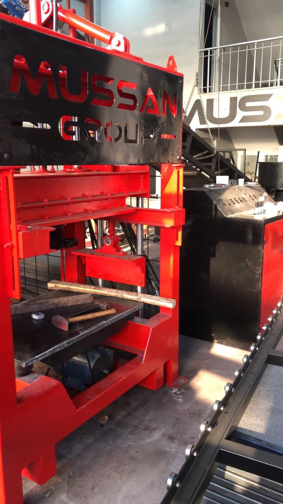 MG 6.1 Semi-Automatic Blocking Machine-Mali