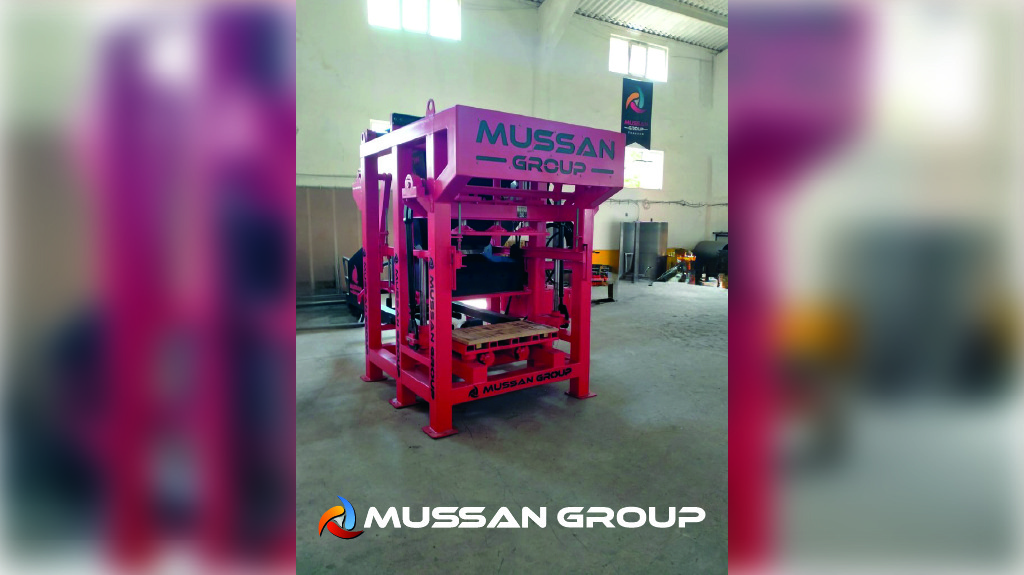 MG 4.1 Semi Automatic Block Making Machine-Cameroon